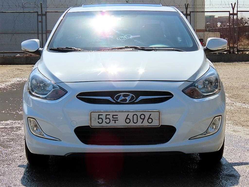 엑센트신형 1.4VVT 프리미어 2011년식