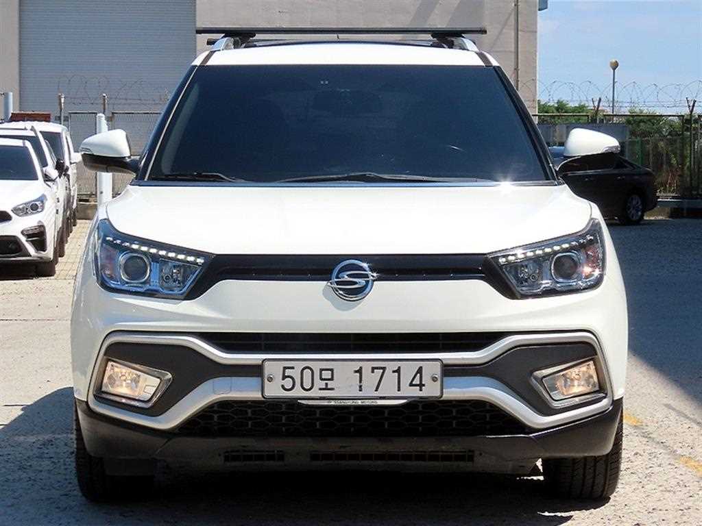 KGM 티볼리 4WD 디젤 1.6 RX 사진 2/20