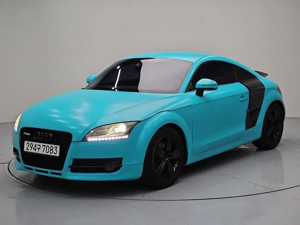 아우디 TT 2.0 TFSI 쿠페 사진