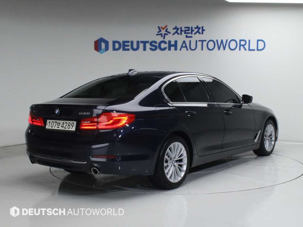 BMW 5시리즈 530i M 스포츠 플러스 사진 2/20