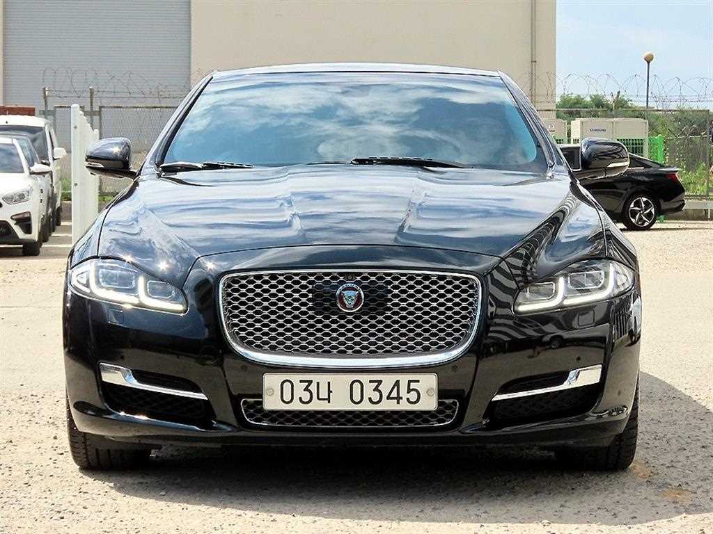 XJ (X351) 3.0D 프리미엄 럭셔리 LWB 2016년식