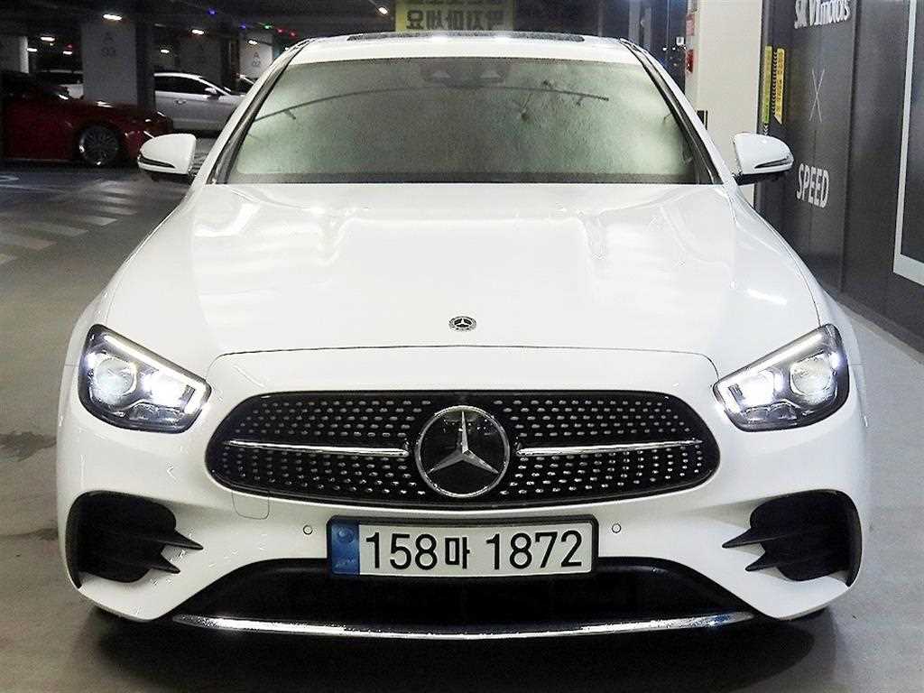 벤츠 E 클래스 E220d 4MATIC AMG라인 사진 2/20