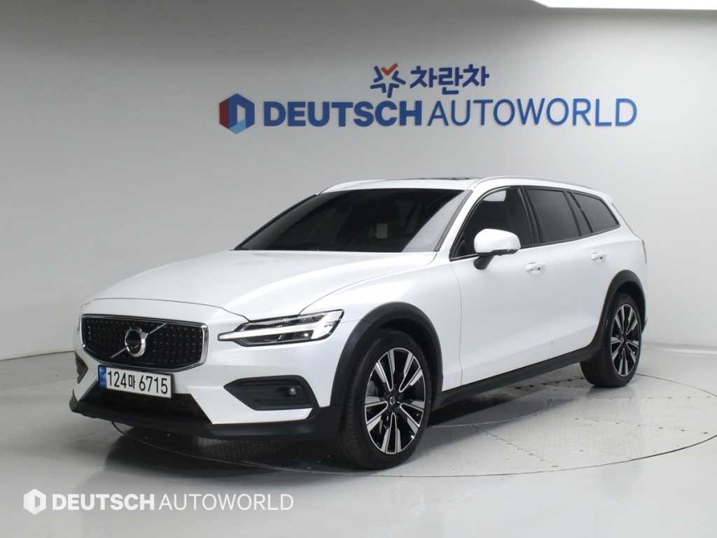 V60 크로스 컨트리 2세대 2.0 B5 프로 AWD 2022년식