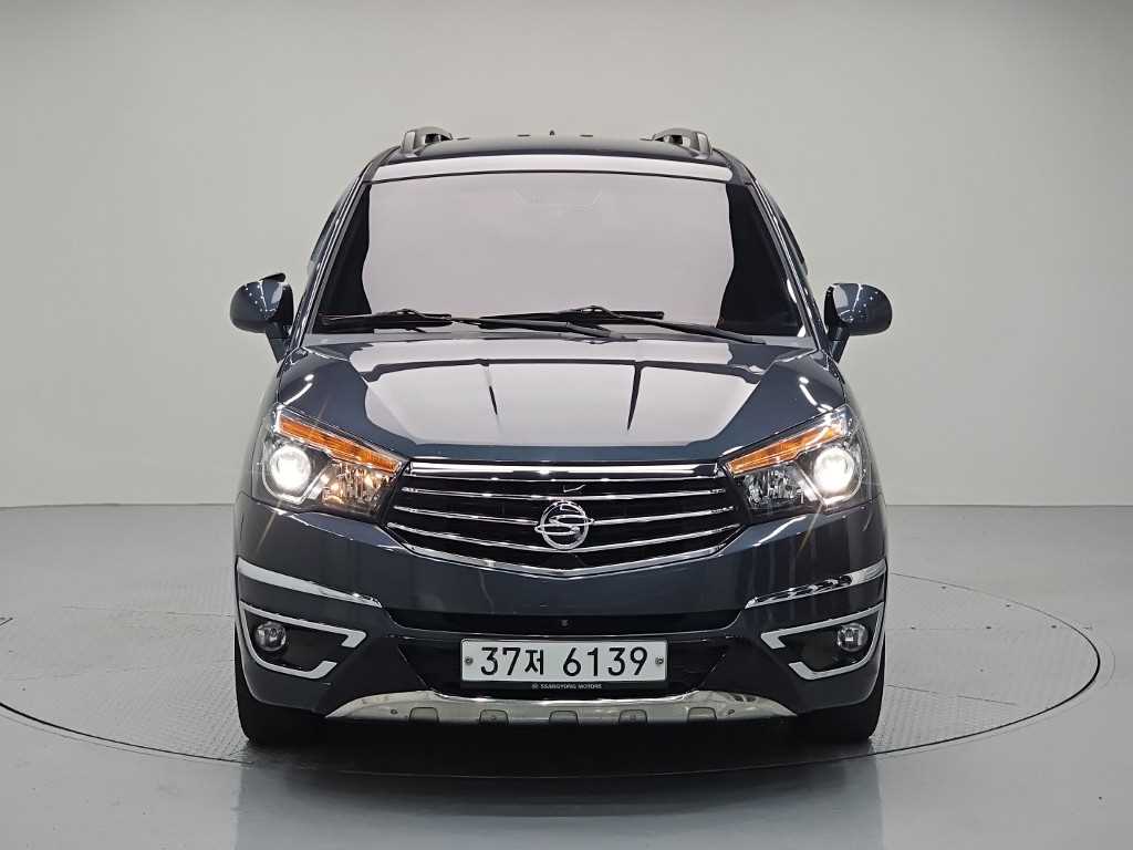 KGM 코란도 4WD TX 플러스 9인승 사진 2/19