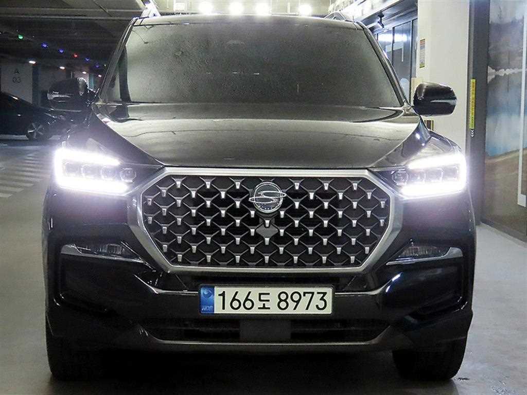 KGM 렉스턴 디젤 2.2 4WD 럭셔리 사진 2/20