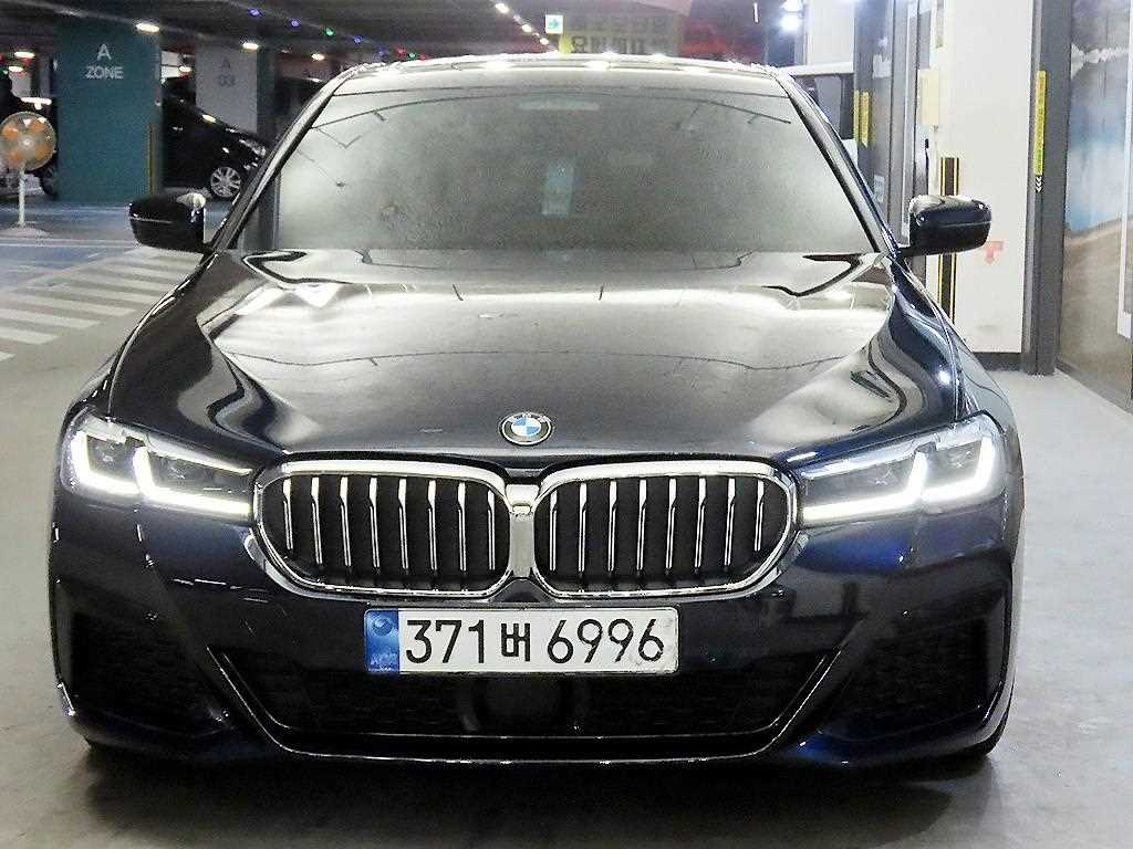 BMW 5시리즈 520i M 스포츠 사진 2/20