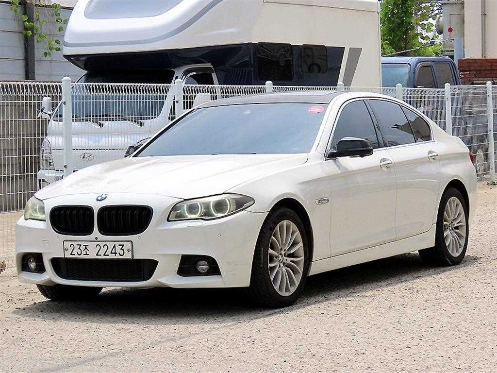 BMW 5시리즈 520d xDrive 럭셔리 사진 2/20