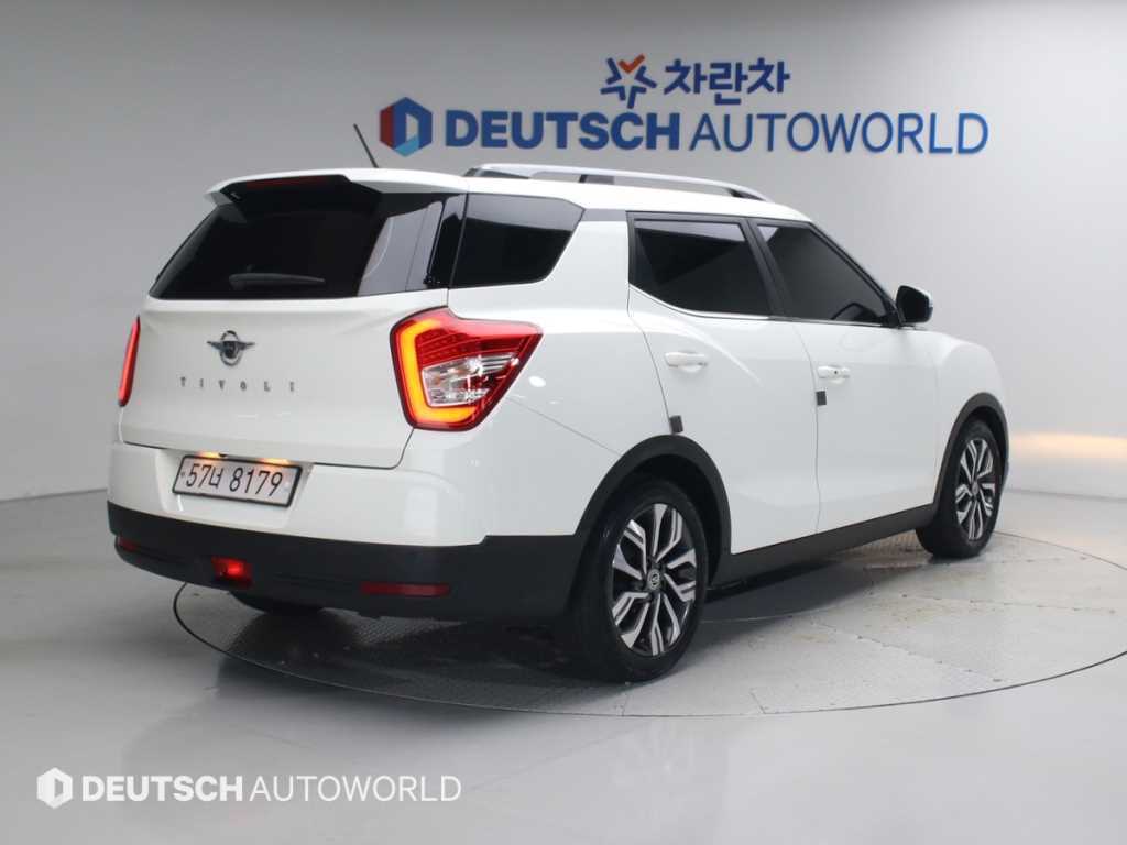 KGM 티볼리 2WD 디젤 1.6 IX 플러스 패키지 사진 2/20
