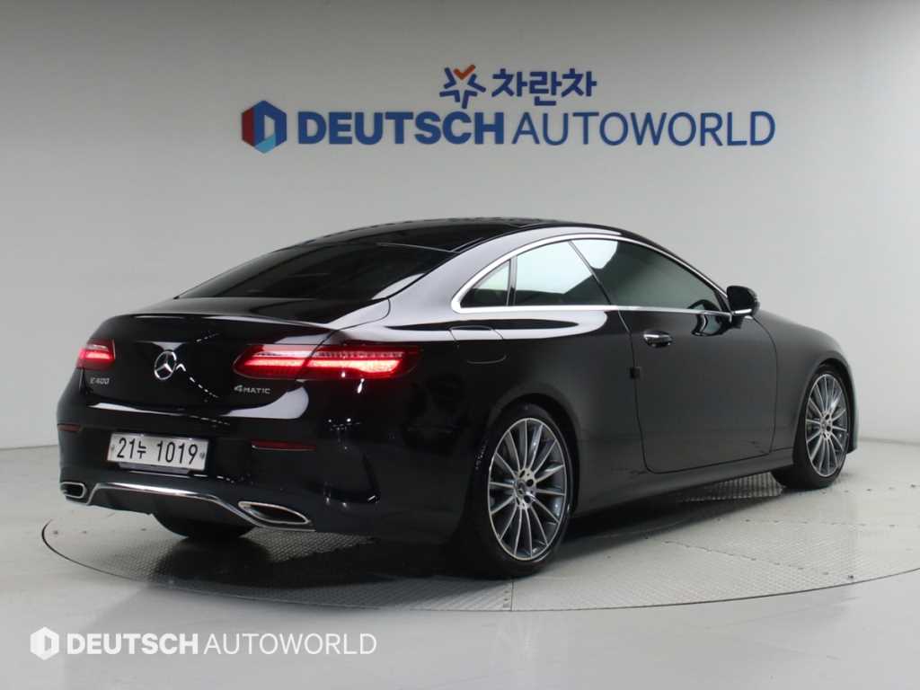 벤츠 E 클래스 E400 4MATIC 쿠페 사진 2/20
