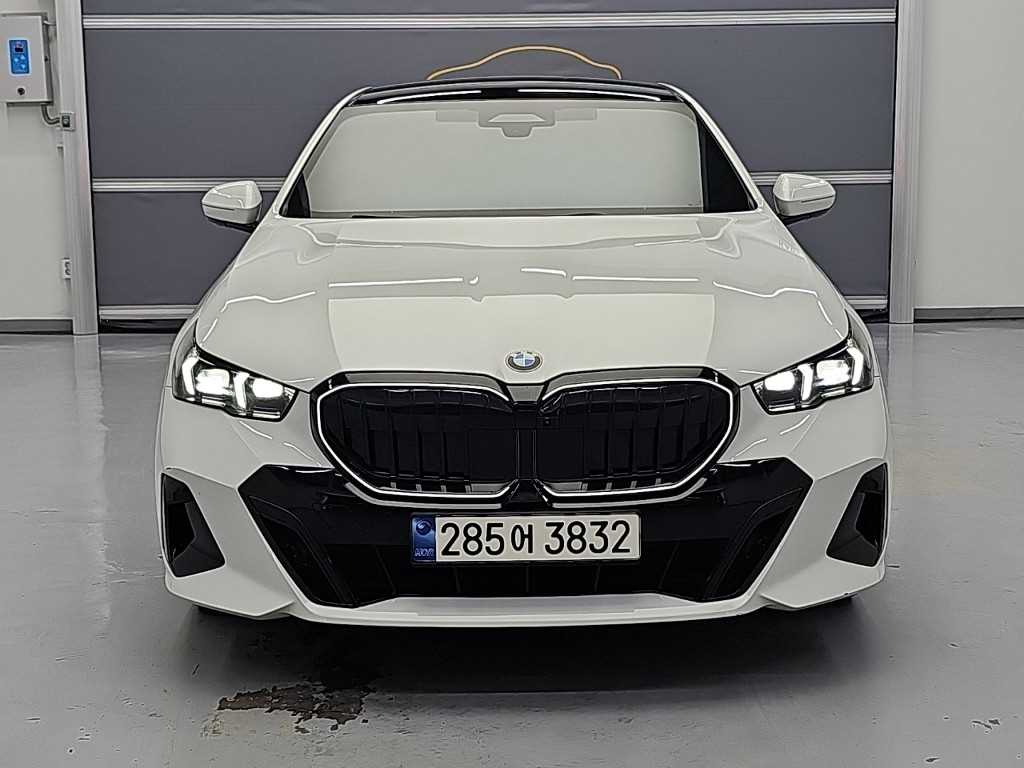 BMW 5시리즈 520i 스페셜 에디션 사진 2/20