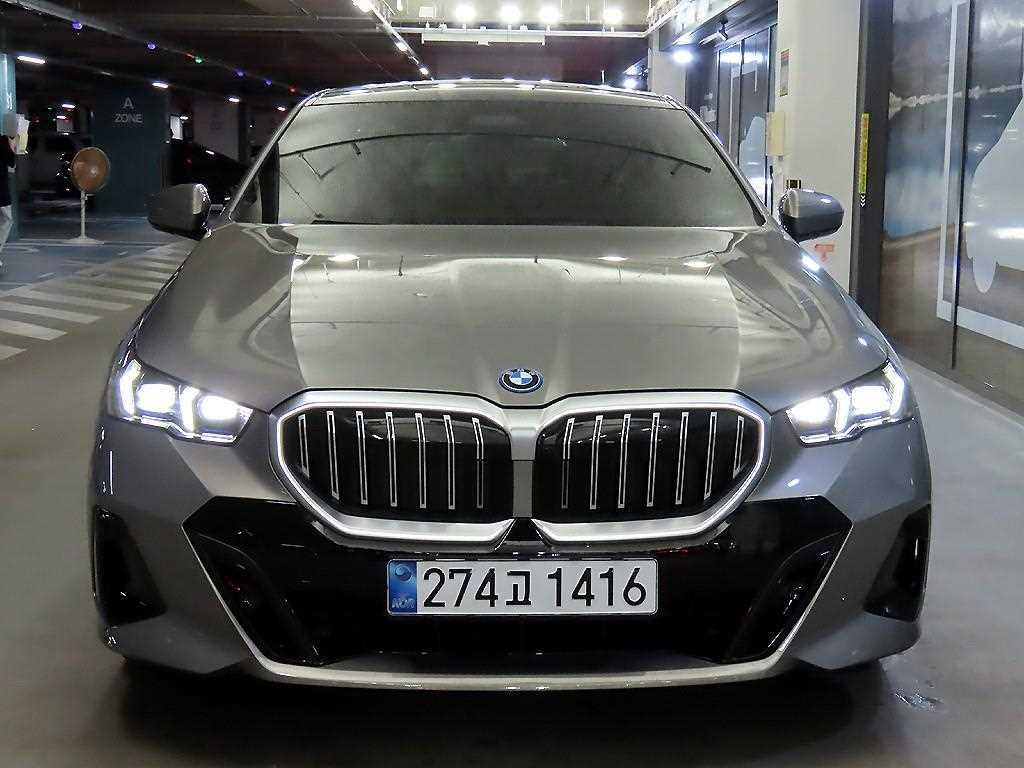 BMW 5시리즈 530e xDrive M 스포츠 프로 사진 2/20