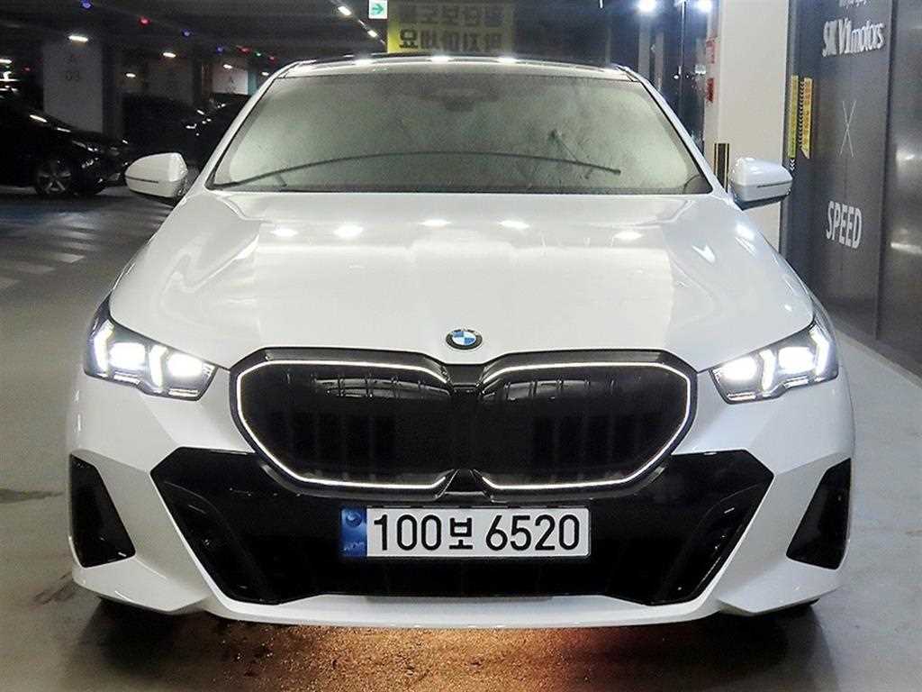 BMW 5시리즈 530i xDrive M 스포츠 사진 2/20