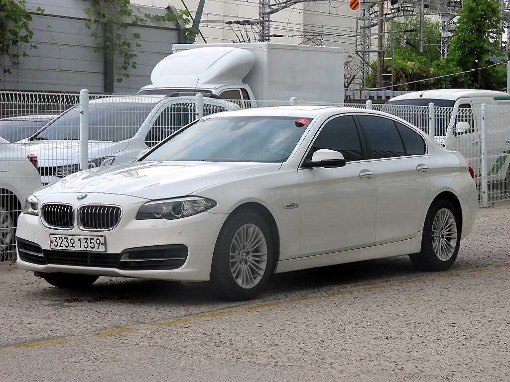 BMW 5시리즈 520d xDrive 사진 2/20