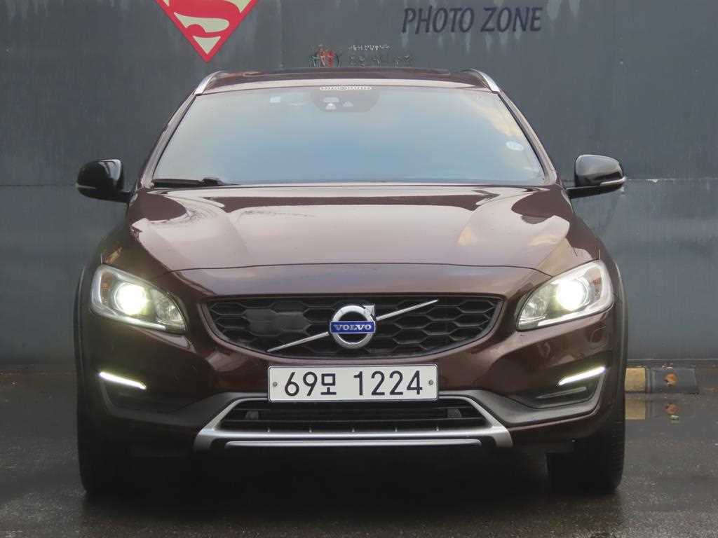 볼보 V60 2.0 T5 AWD 사진 2/20