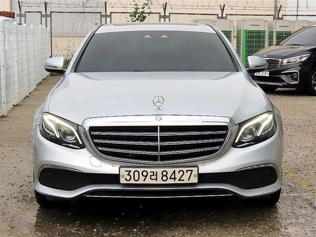 벤츠 E 클래스 E220d 익스클루시브 사진
