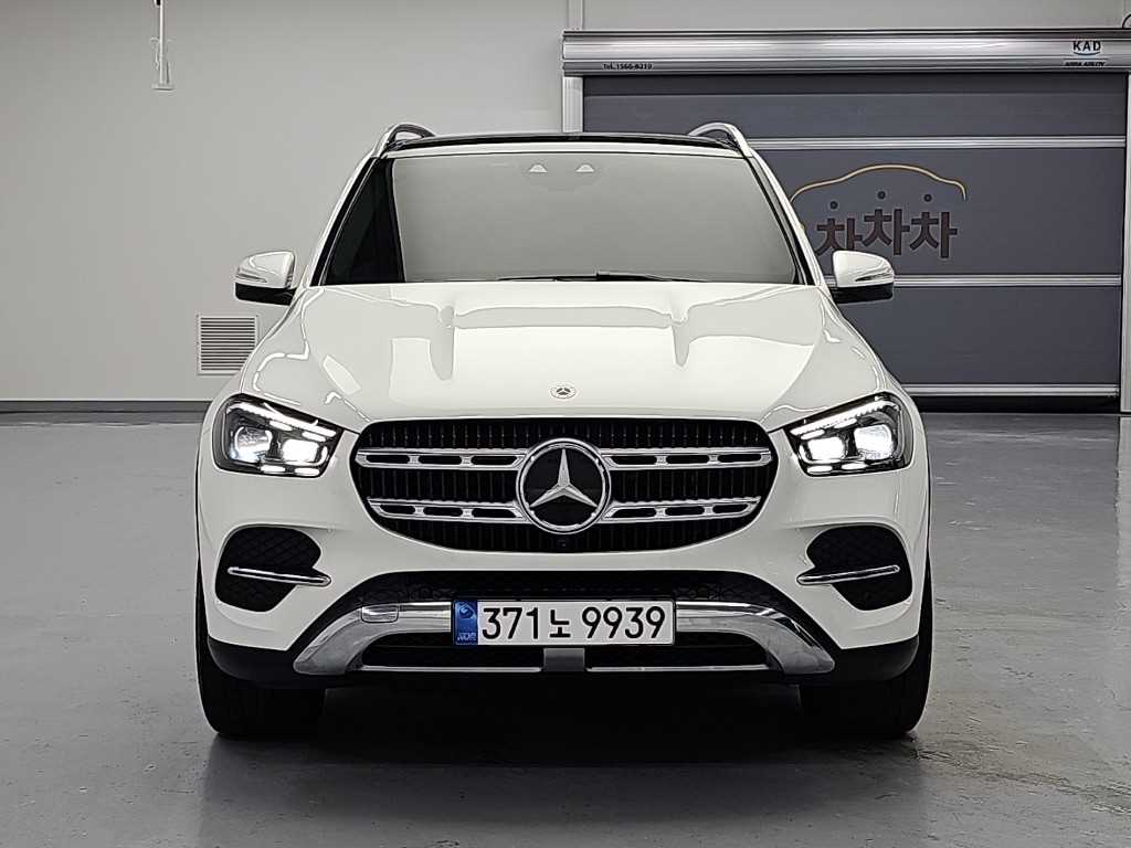 벤츠 GLE 클래스 GLE 300d 4MATIC 사진 2/20