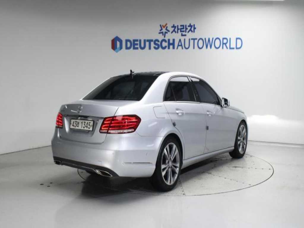 벤츠 E 클래스 E300 아방가르드 사진 2/10