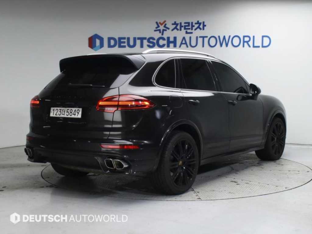 포르쉐 카이엔 3.0 디젤 사진 2/20