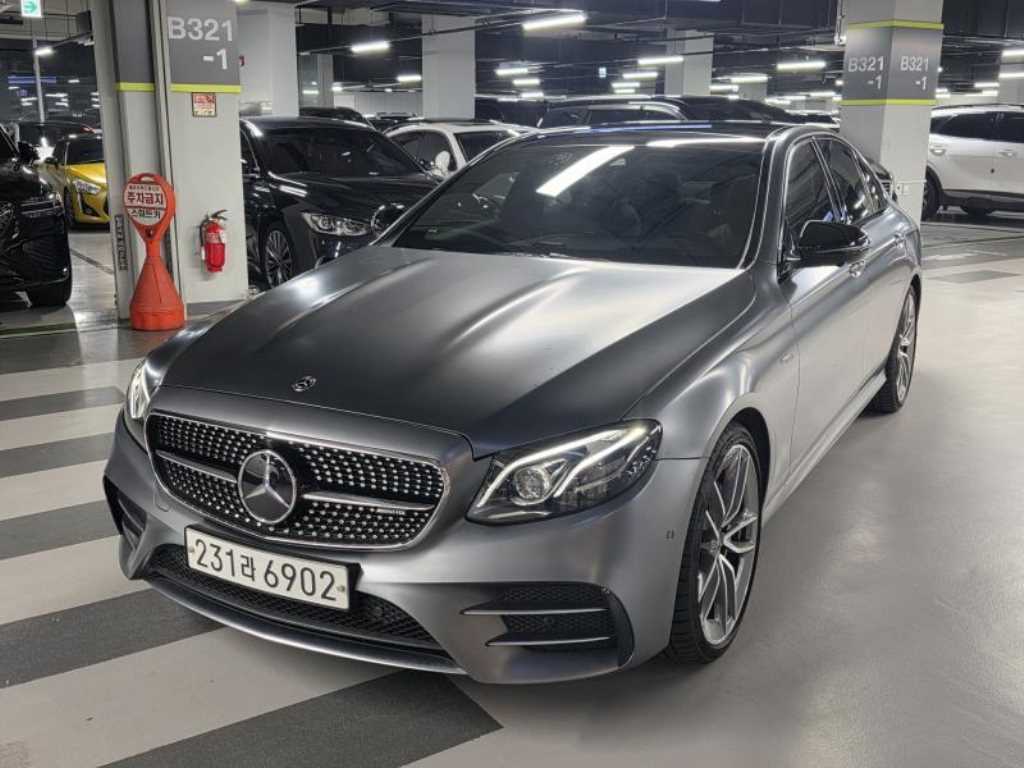 벤츠 E 클래스 E53 AMG 4MATIC+ 사진 2/18