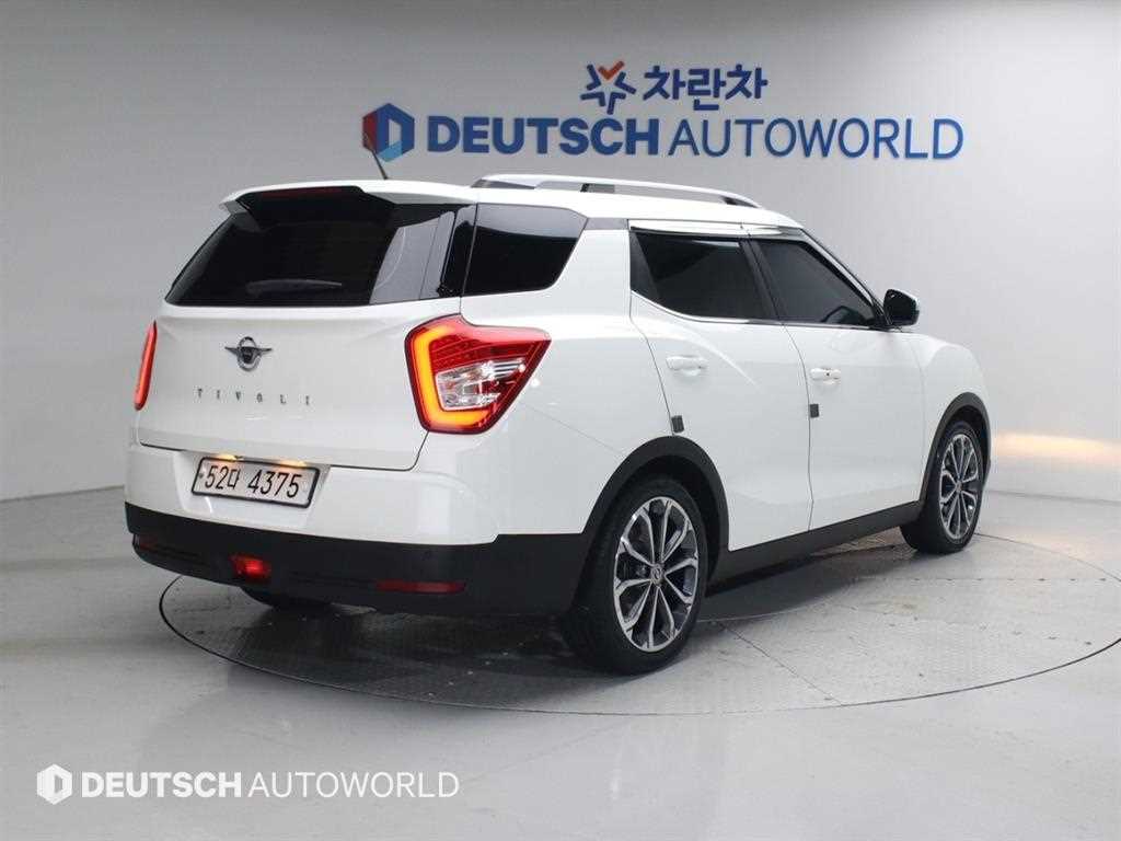 KGM 티볼리 2WD 가솔린 1.6 IX 사진 2/20