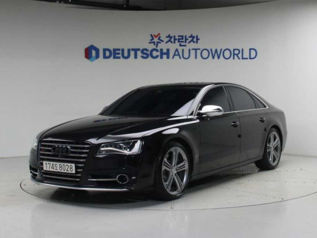 S8 4.0 TFSI 콰트로 2014년식
