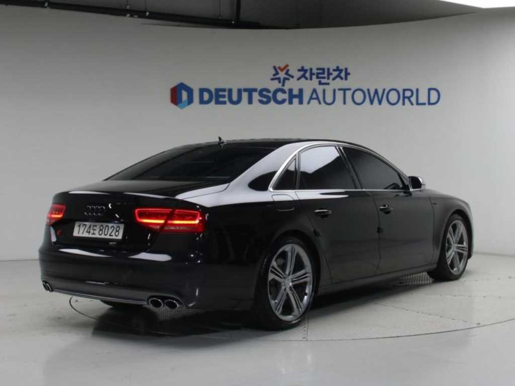 아우디 S8 4.0 TFSI 콰트로 사진 2/20