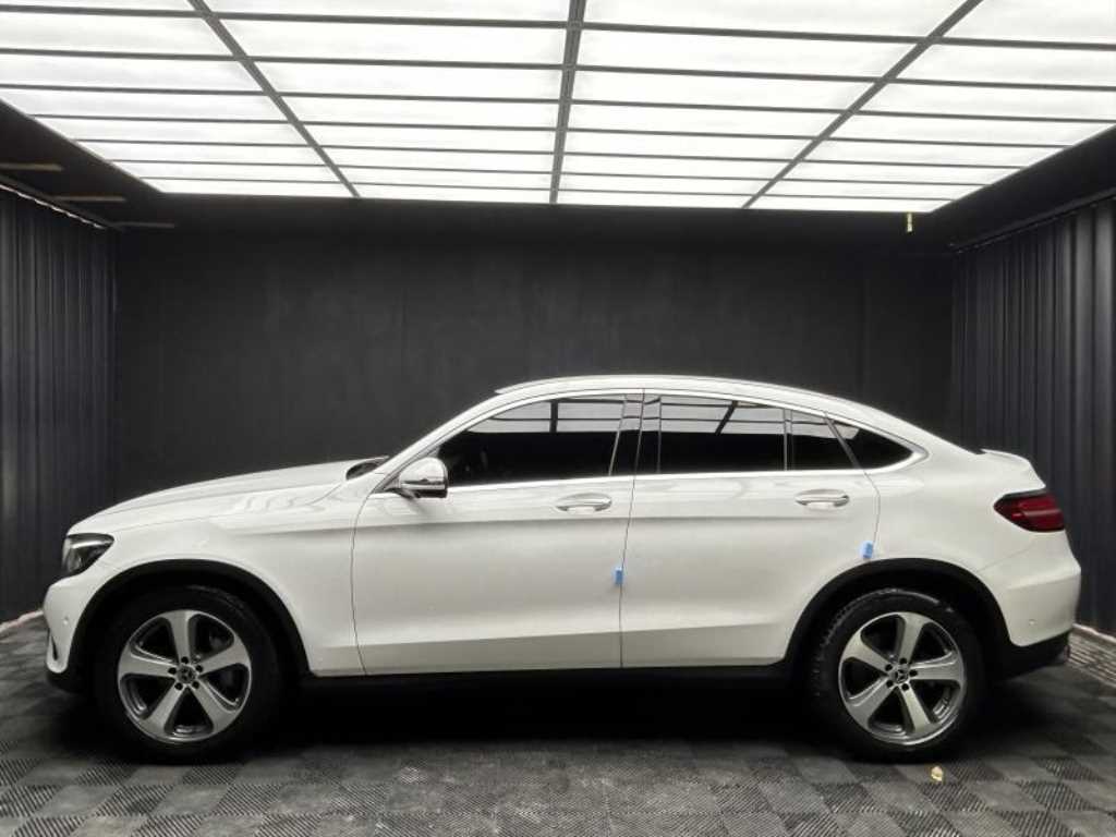 벤츠 GLC 클래스 GLC 300 4MATIC 쿠페 사진 2/20
