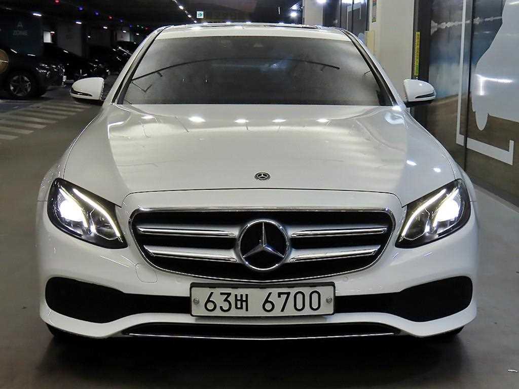벤츠 E 클래스 E300 아방가르드 사진 2/20