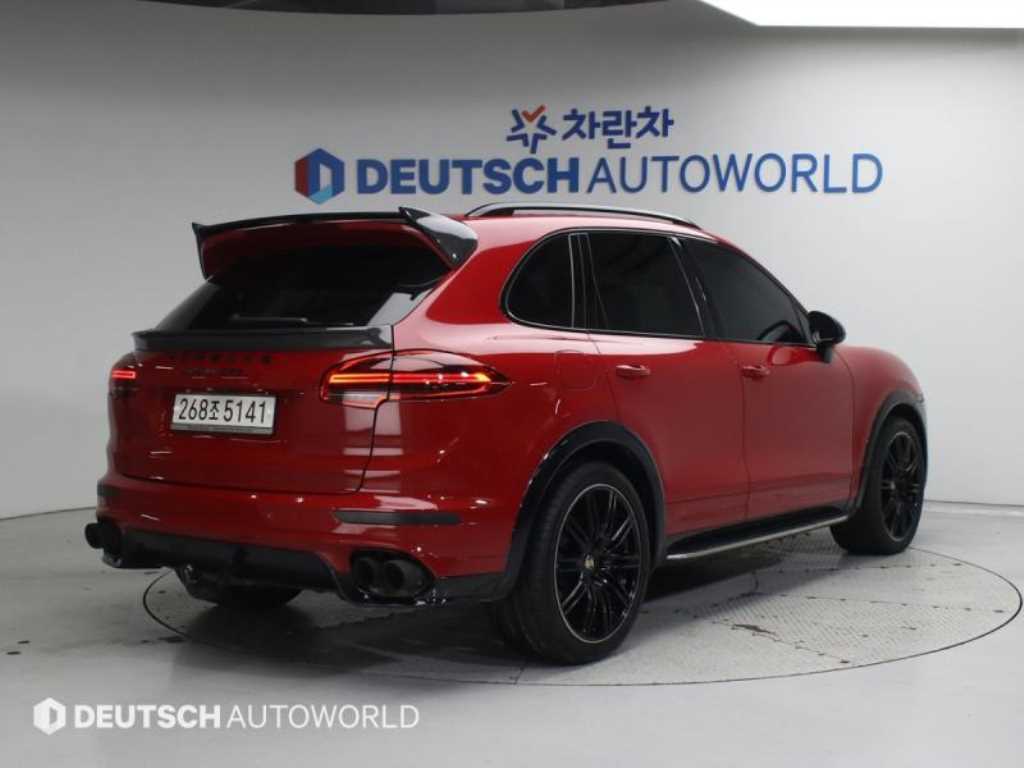 포르쉐 카이엔 4.8 GTS 사진 2/20