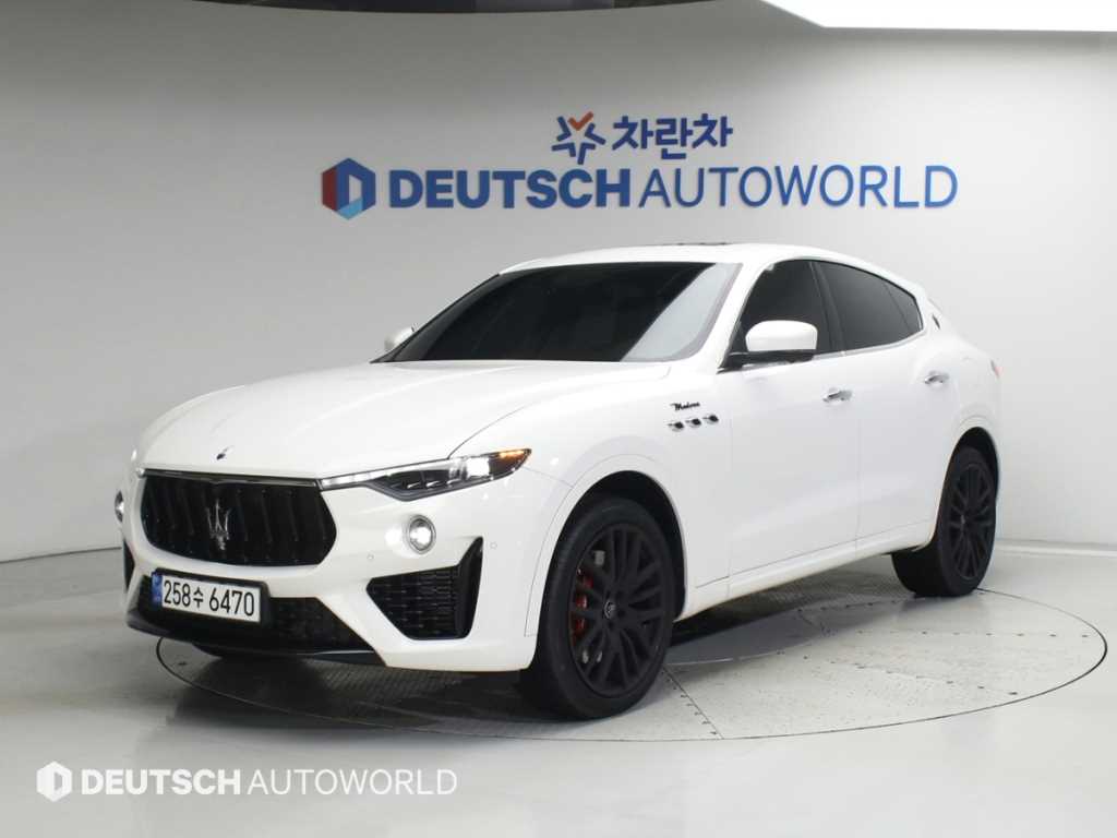 르반떼 3.0 AWD 모데나 2022년식