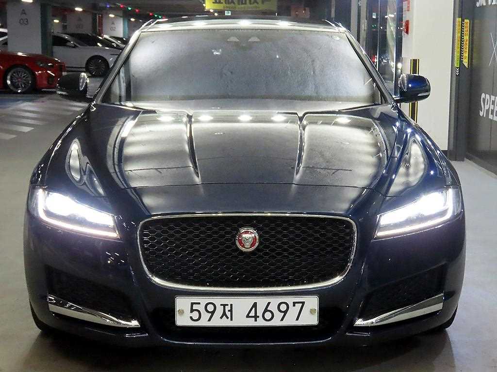 재규어 XF 2.0D 포트폴리오 사진 2/20