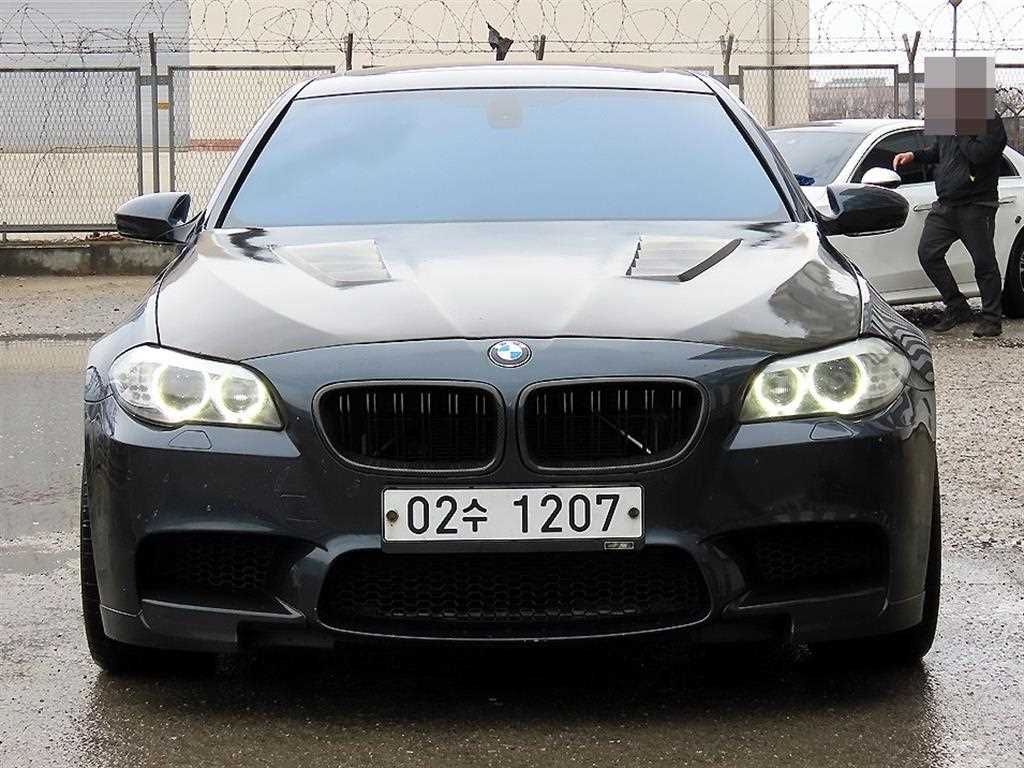 M5 (F90, F10) M5 세단 2012년식