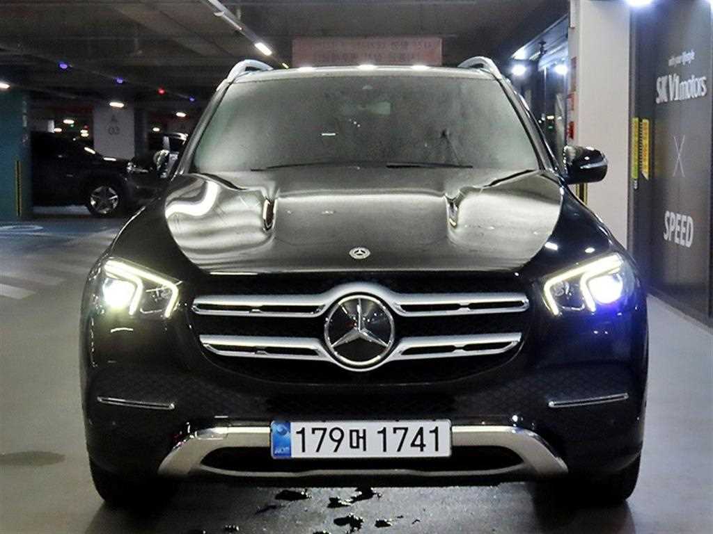 벤츠 GLE 클래스 GLE 300d 4MATIC 사진 2/20