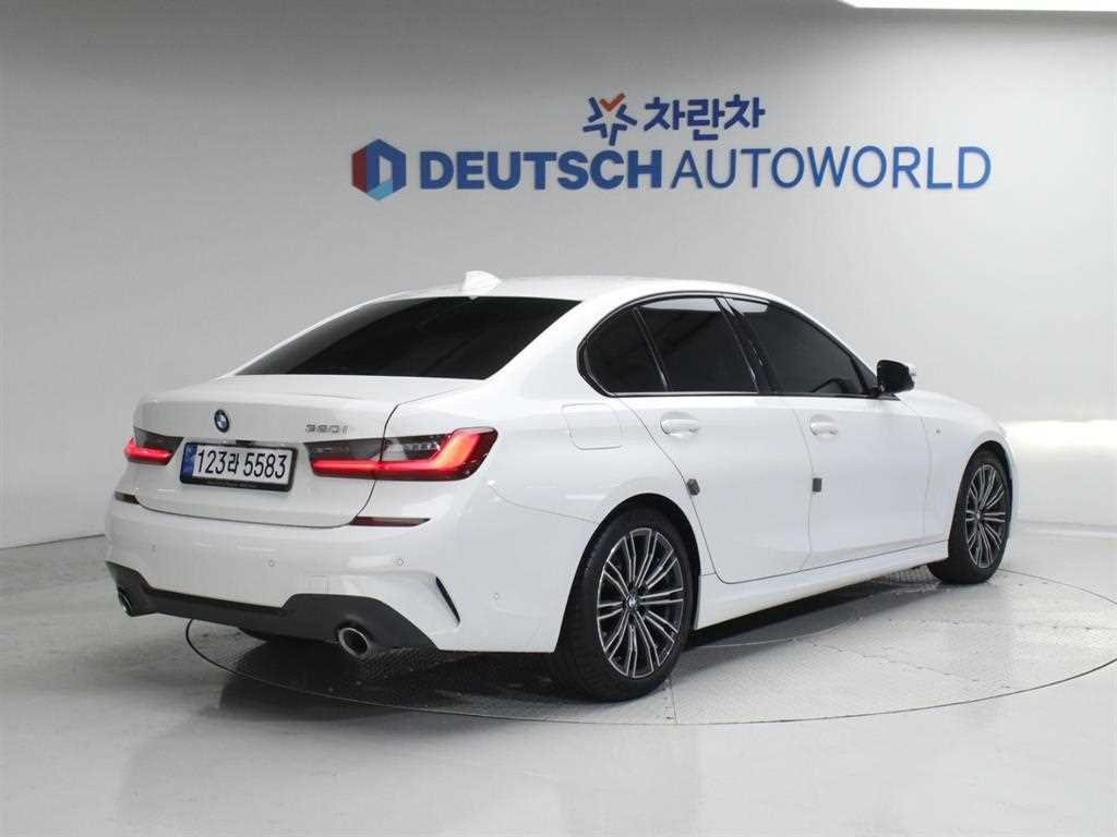 BMW 3시리즈 320i M 스포츠 사진 2/20