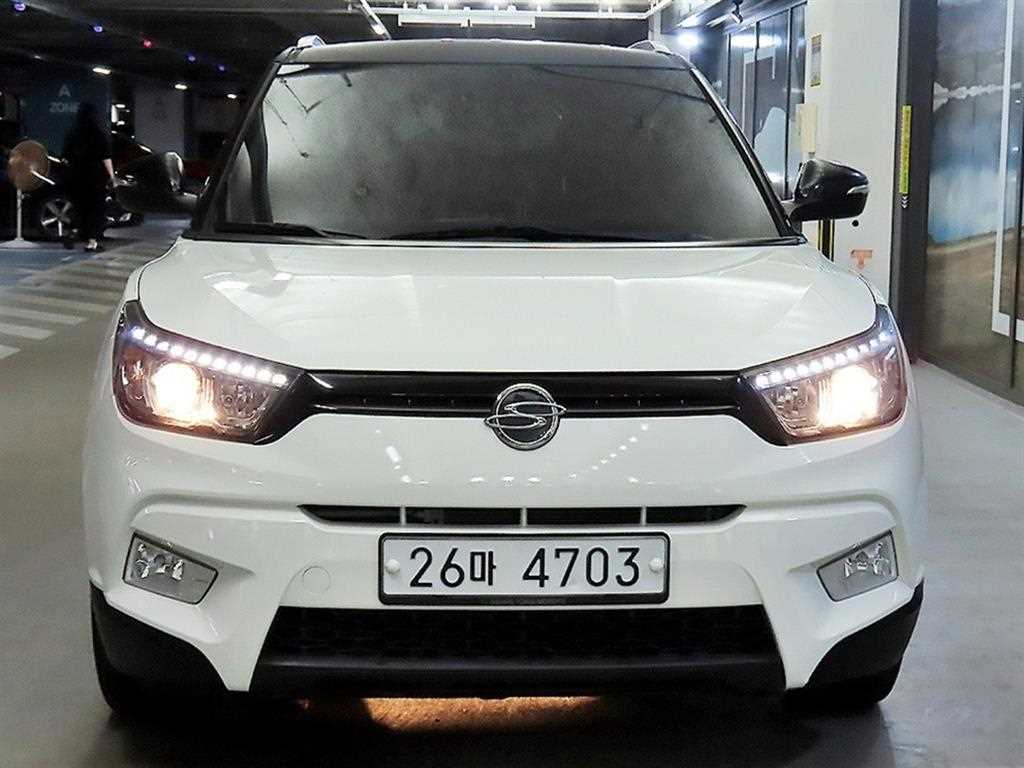 KGM 티볼리 가솔린 2WD 1.6 LX 사진 2/20