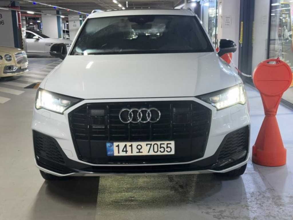 아우디 Q7 55 TFSI 콰트로 프리미엄 사진