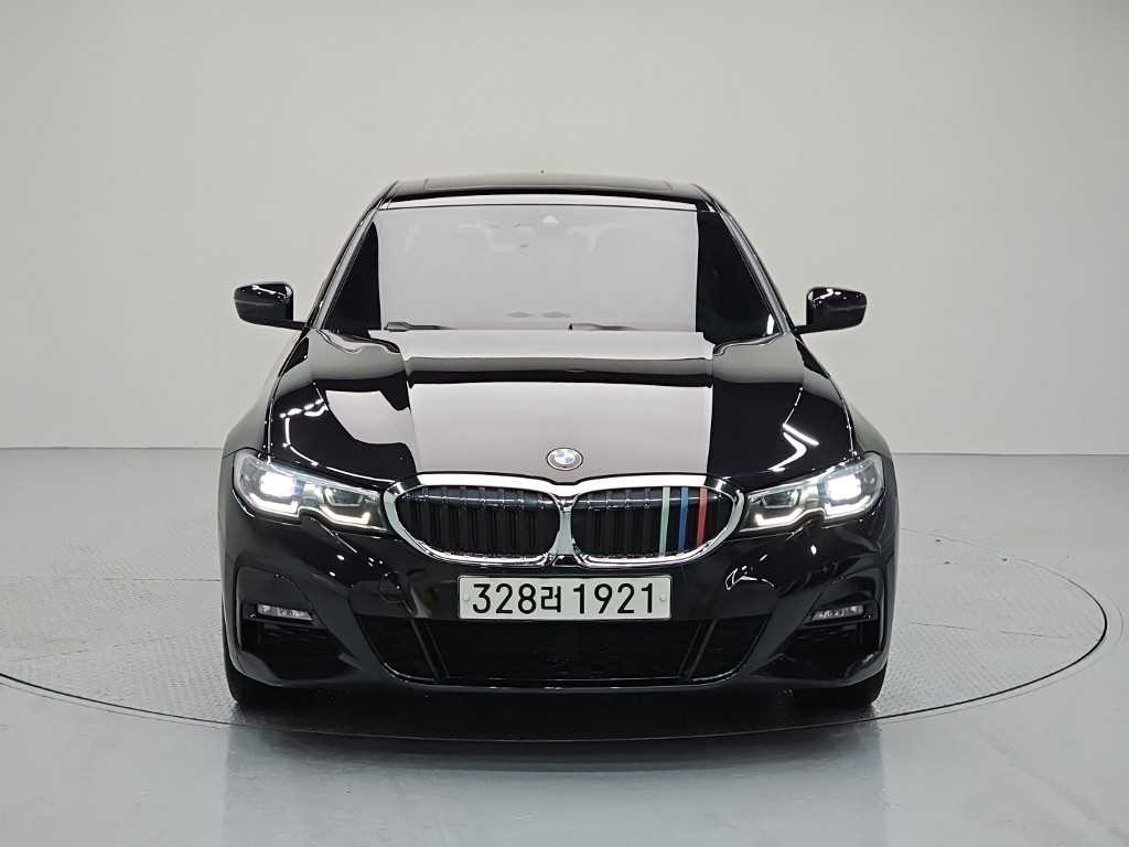 BMW 3시리즈 330e M 스포츠 사진 2/19