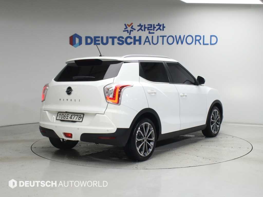 KGM 티볼리 가솔린 2WD 1.6 LX 최고급형 사진 2/20