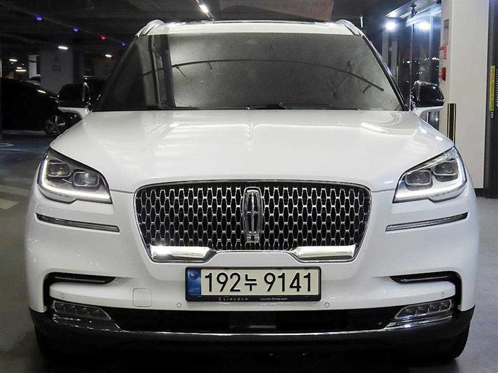 링컨 에비에이터 3.0 리저브 AWD 사진 2/20