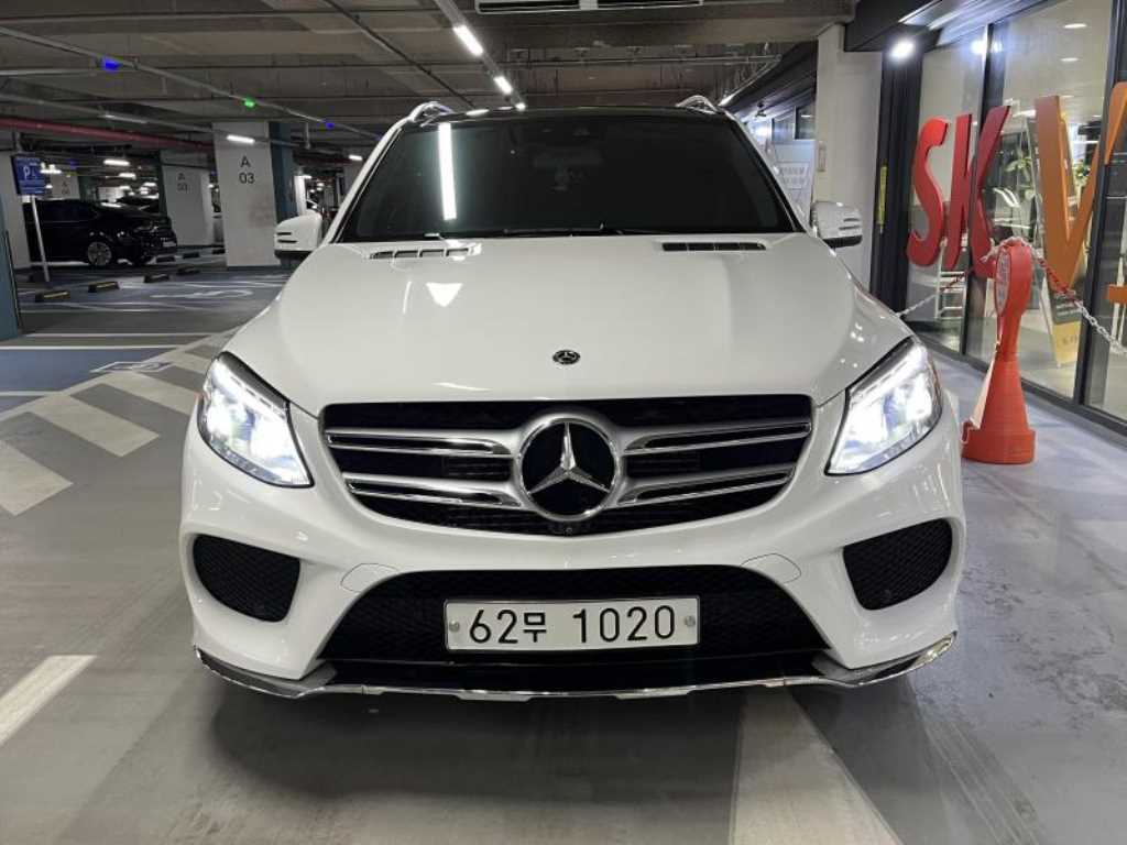 벤츠 GLE 클래스 GLE 350 d 4MATIC 프리미엄 사진 2/20