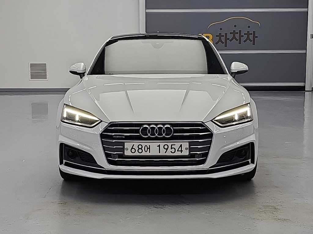 아우디 A5 45 TFSI 콰트로 프리미엄 스포트백 사진 2/19