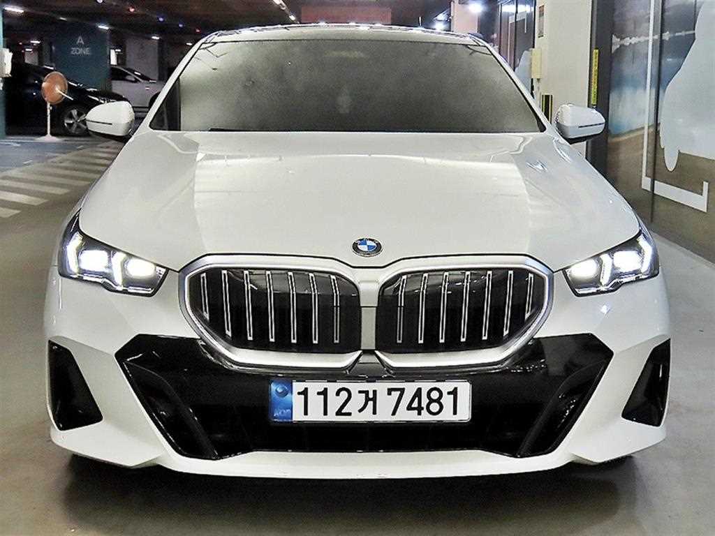 BMW 5시리즈 520i M 스포츠 사진 2/20