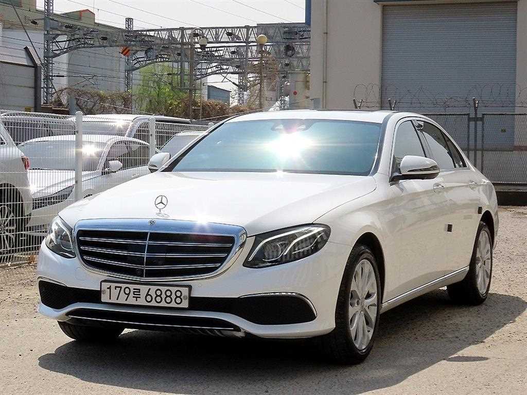 벤츠 E 클래스 E300 4MATIC 익스클루시브 사진 2/20