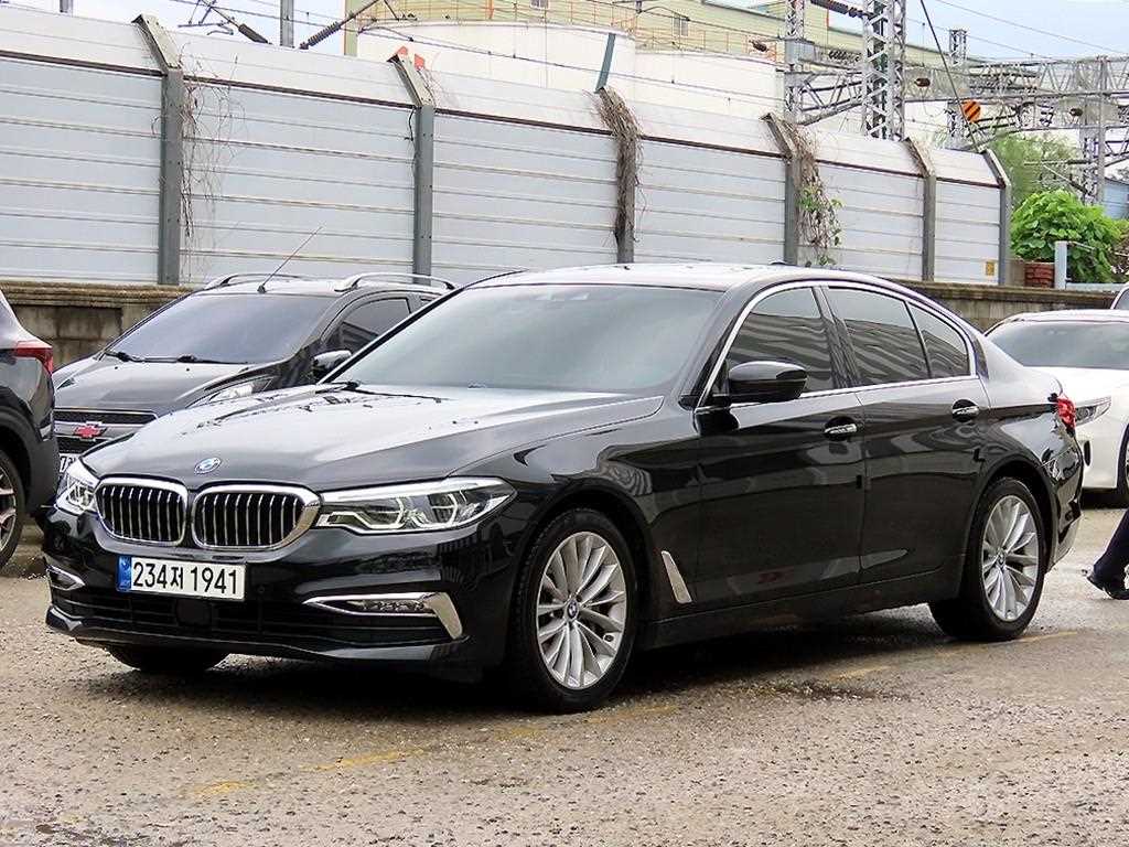 BMW 5시리즈 530i 럭셔리 플러스 사진 2/20