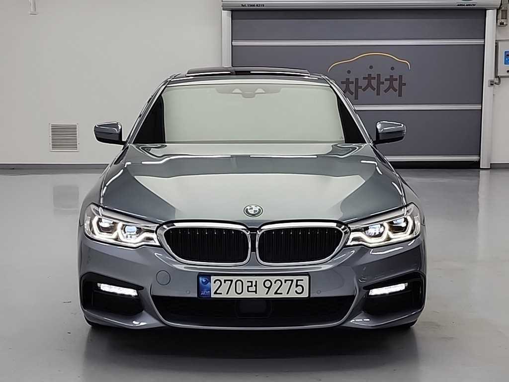 BMW 5시리즈 520d M 스포츠 사진 2/19