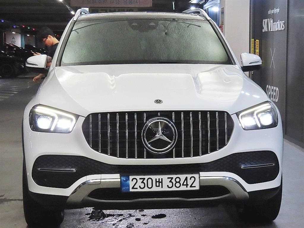 벤츠 GLE 클래스 GLE 300d 4MATIC 사진 2/20