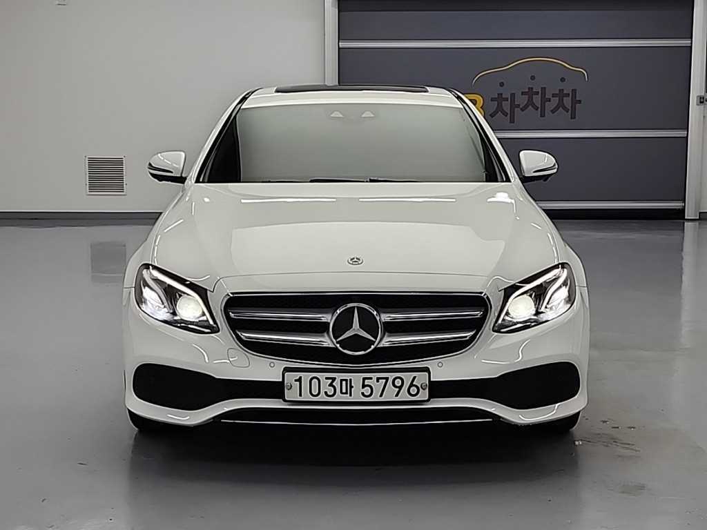 벤츠 E 클래스 E300 아방가르드 사진 2/18