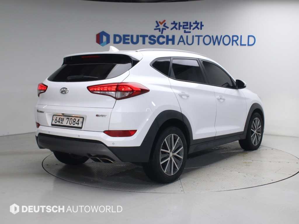 현대 투싼 디젤 2.0 2WD 프리미엄 사진 2/20