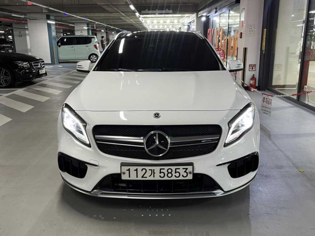 벤츠 GLA 클래스 GLA45 AMG 4MATIC 사진 2/20