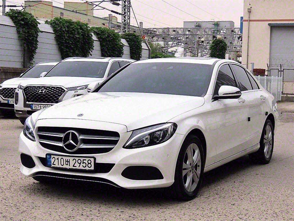 벤츠 C 클래스 C220 d 4MATIC 사진 2/20